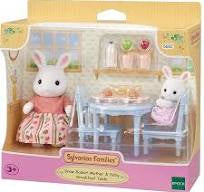 Sylvanian Families Snow Rabbit Mother & Baby Breakfast Table